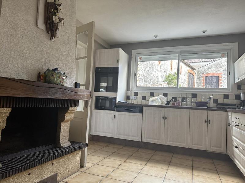 Maison - 218 m² - 10 pièces