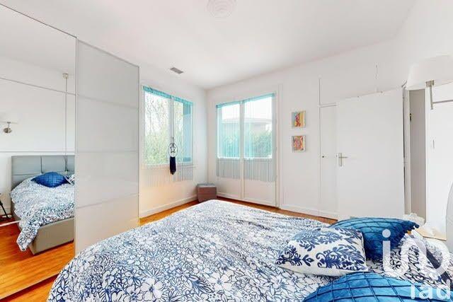 Maison - 223 m² - 9 pièces