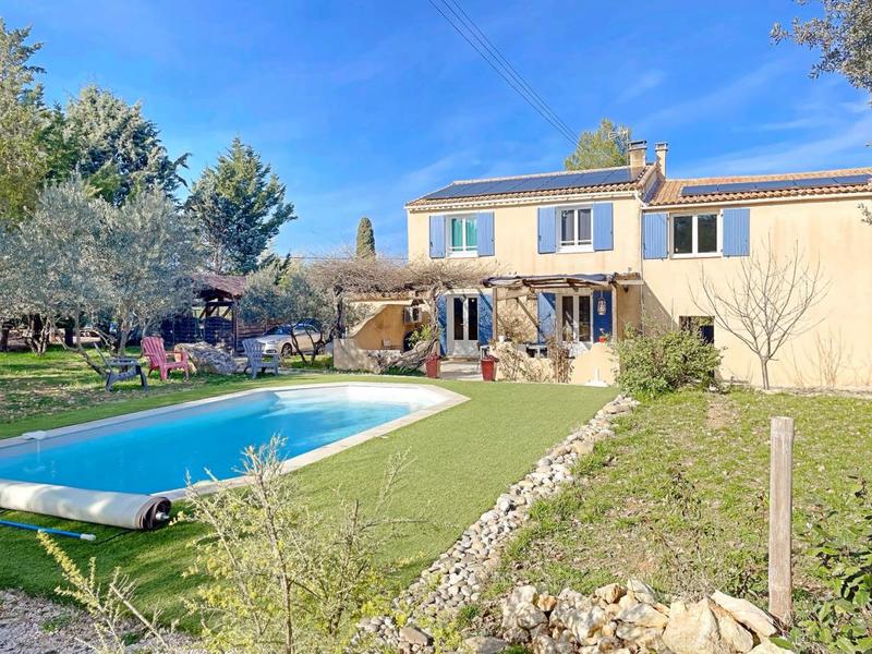 Villa - 168 m² - 8 pièces