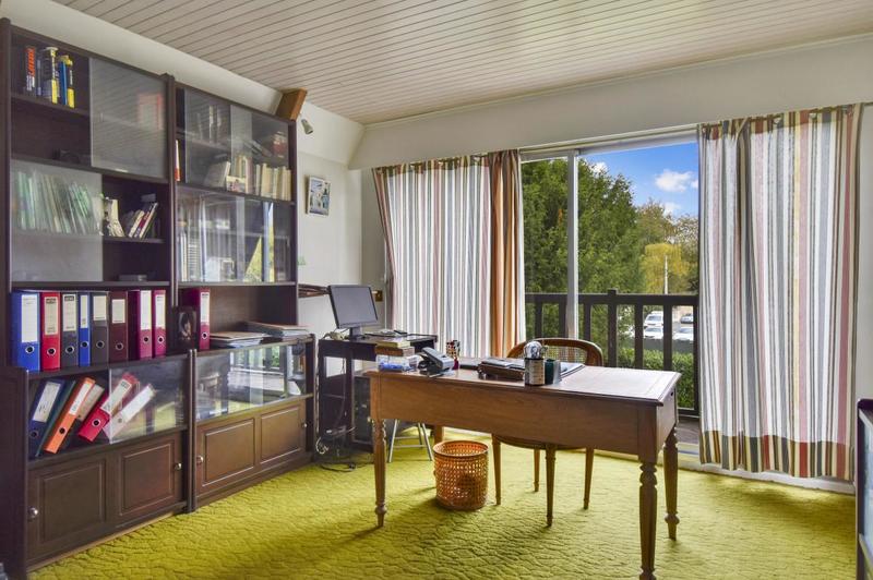 Pavillon - 235 m² - 9 pièces