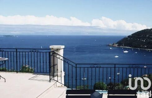 Maison - 250 m² - 7 pièces