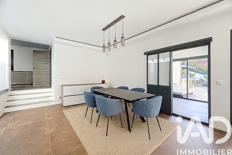 Maison - 181 m² - 5 pièces