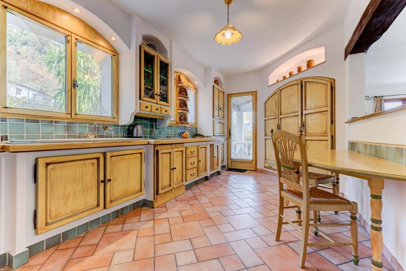 Villa - 310 m² - 8 pièces