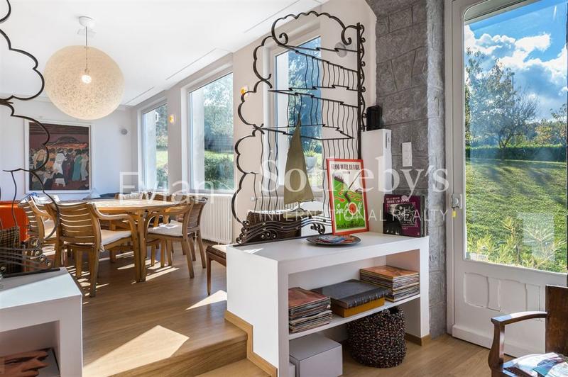 Maison - 400 m² - 13 pièces