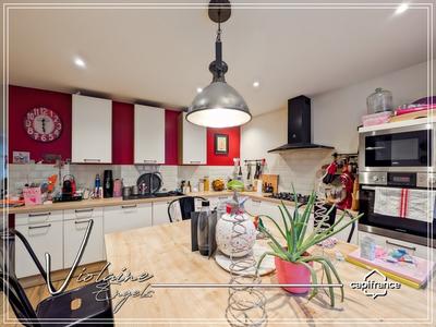 Maison de village - 285 m² - 9 pièces