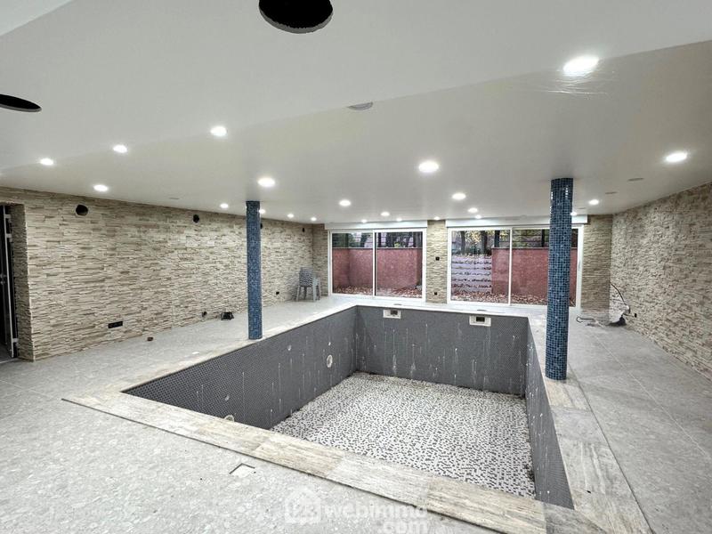 Maison - 200 m² - 7 pièces