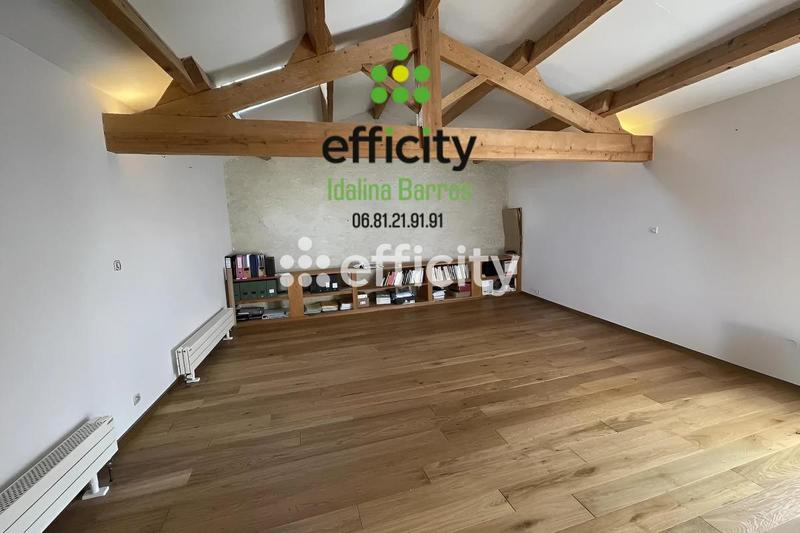 Maison - 240 m² - 7 pièces