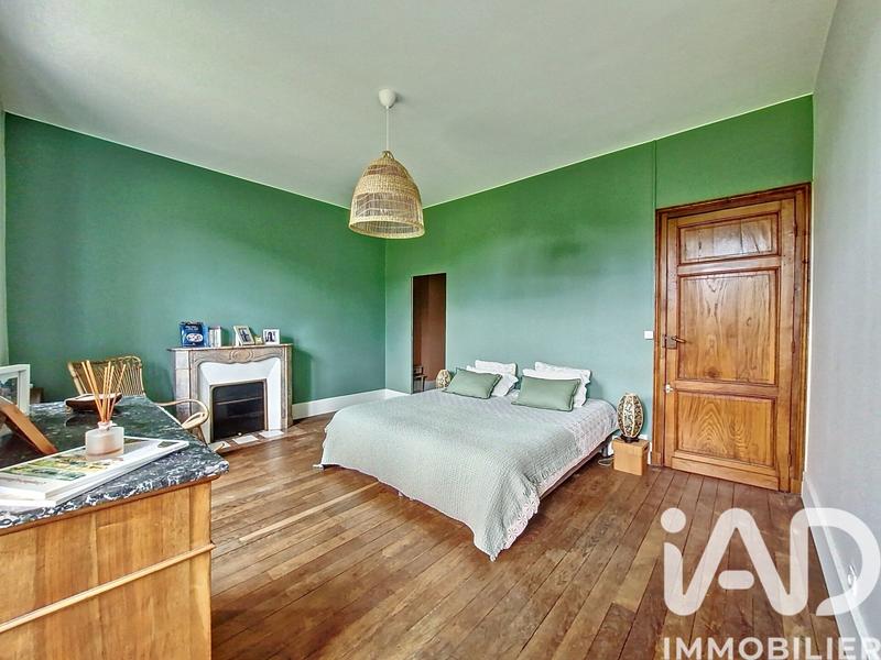 Maison - 262 m² - 7 pièces