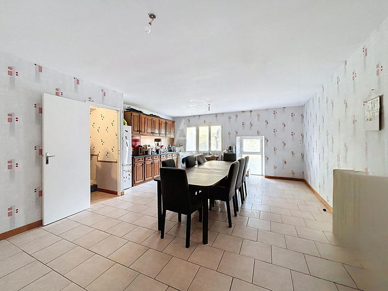 Maison - 213 m² - 8 pièces