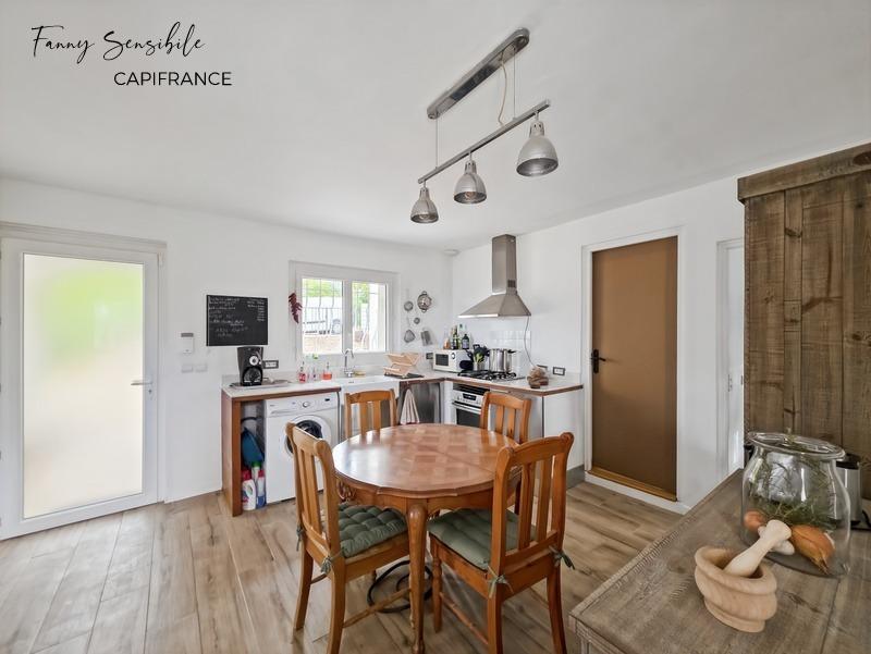 Maison - 93 m² - 4 pièces