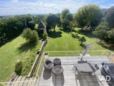 Maison - 300 m² - 6 pièces