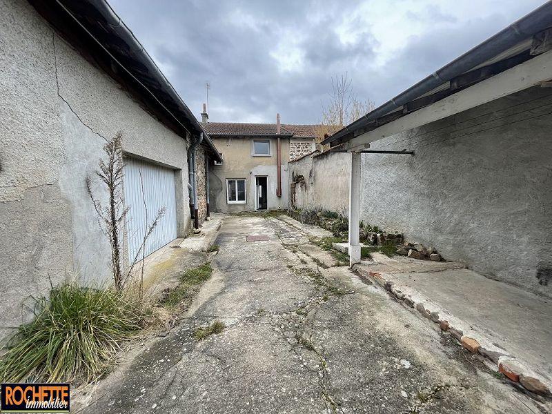 Maison traditionnelle - 148 m² - 8 pièces