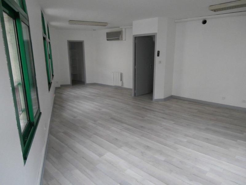 Local d'activité / Entrepôt - 95 m² - 4 pièces