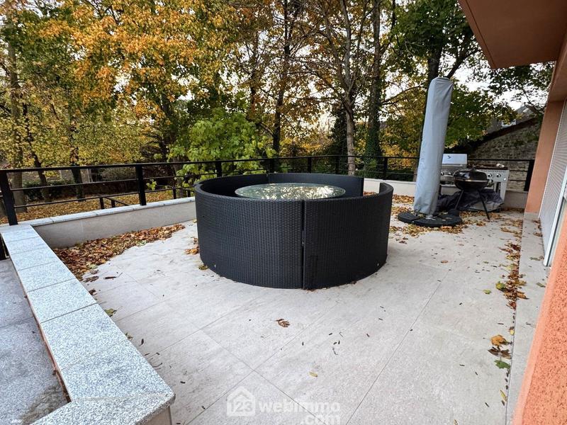 Maison - 200 m² - 7 pièces