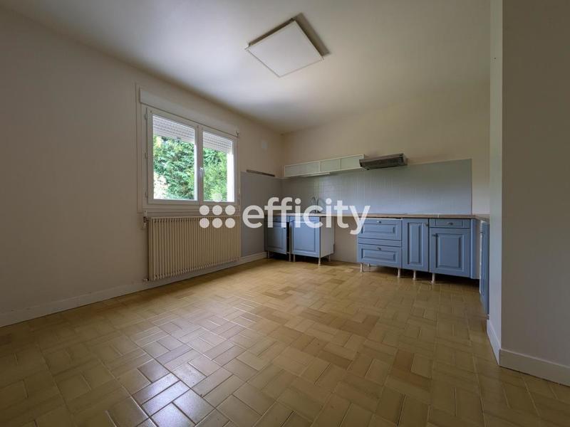 Maison - 237 m² - 10 pièces