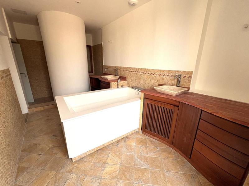 Appartement - 108 m² - 4 pièces