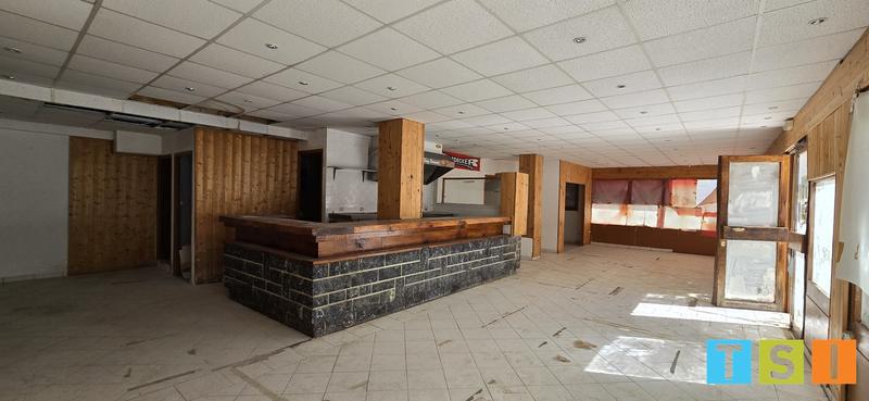 Local d'activités - 151 m² - 10 pièces