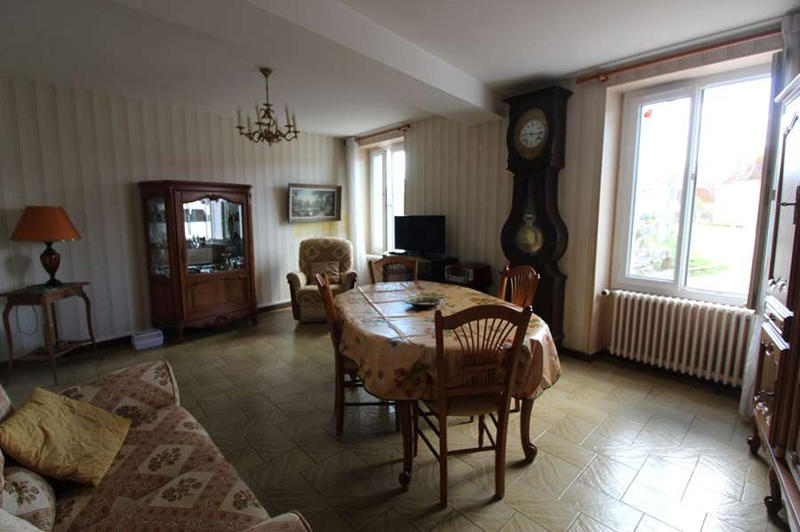 Maison - 96 m² - 5 pièces