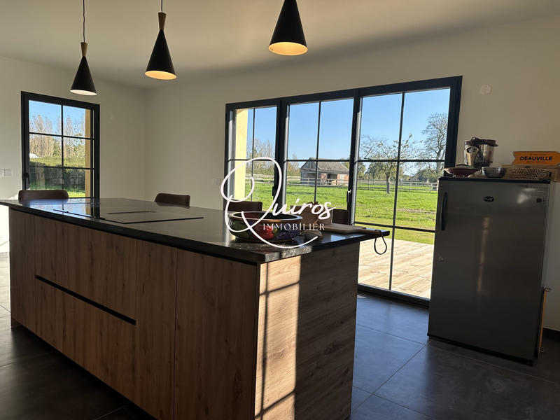 Maison - 290 m² - 8 pièces