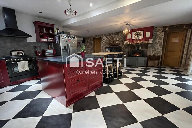 Maison - 302 m² - 8 pièces