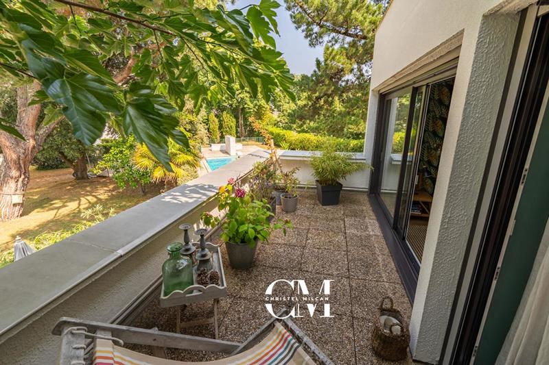 Appartement - 98 m² - 4 pièces