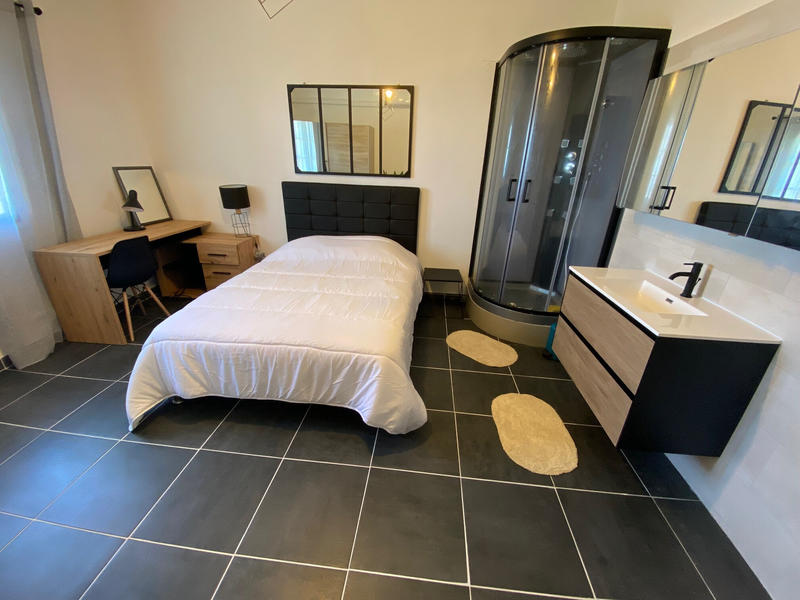 Appartement - 85 m² - 5 pièces