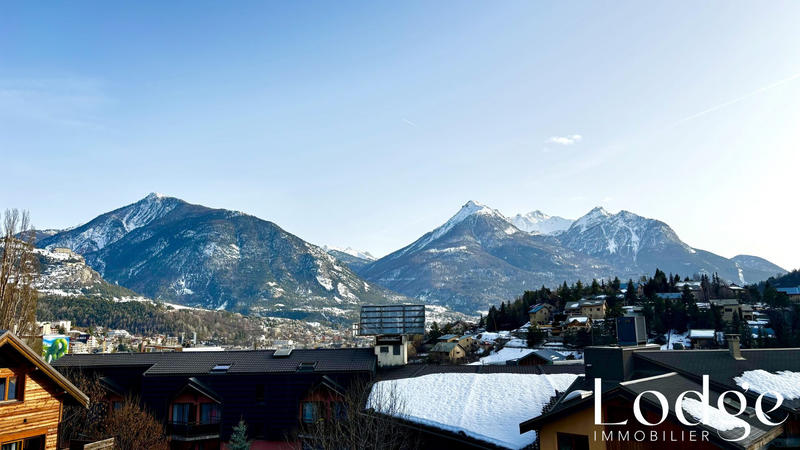 Appartement - 98 m² - 5 pièces