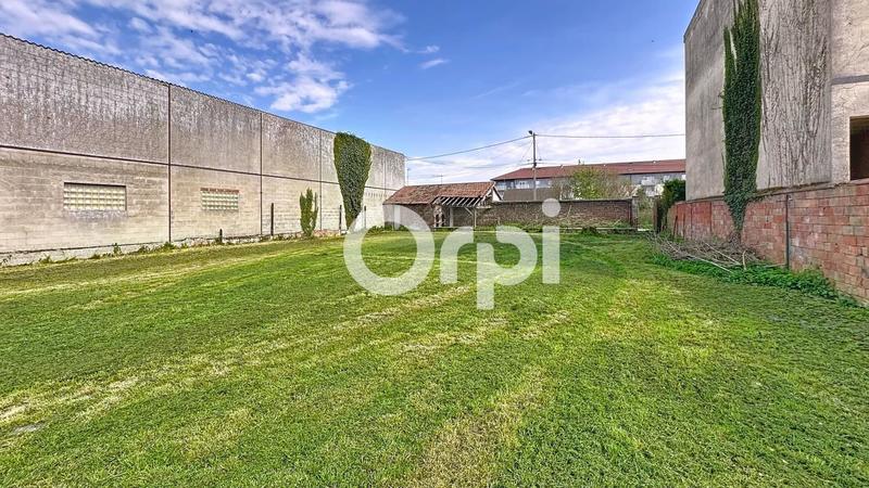 Terrain constructible - 711 m²