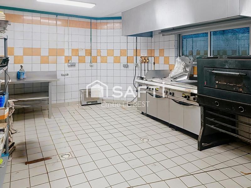 Local commercial - 227 m² - 6 pièces