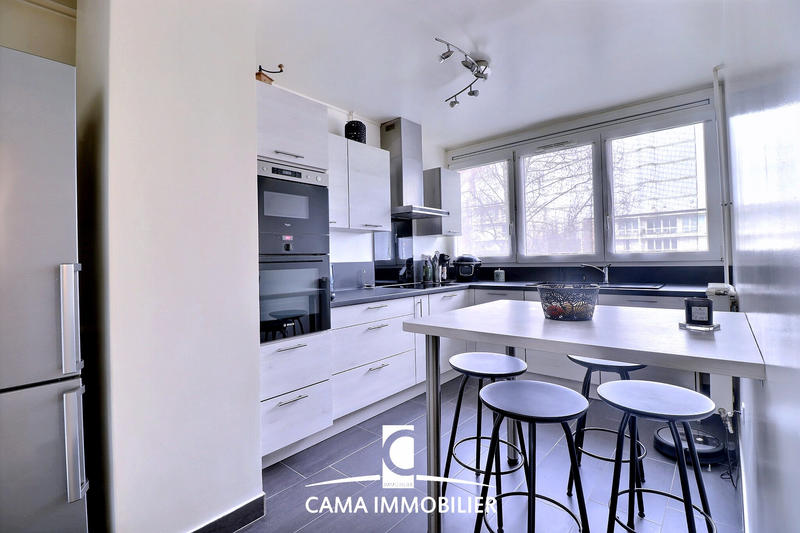 Appartement - 80 m² - 4 pièces