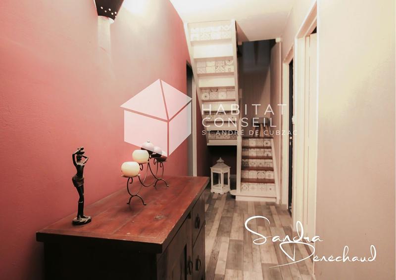 Maison - 216 m² - 8 pièces