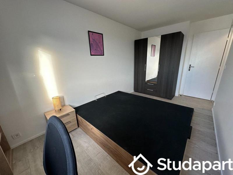 Chambre - 9 m² - 1 pièce
