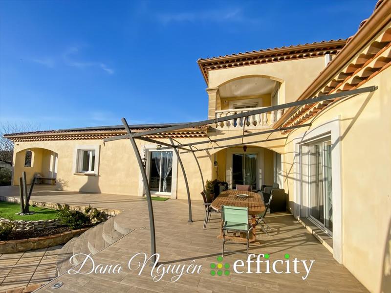 Villa - 176 m² - 8 pièces