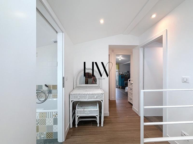 Appartement - 270 m² - 8 pièces