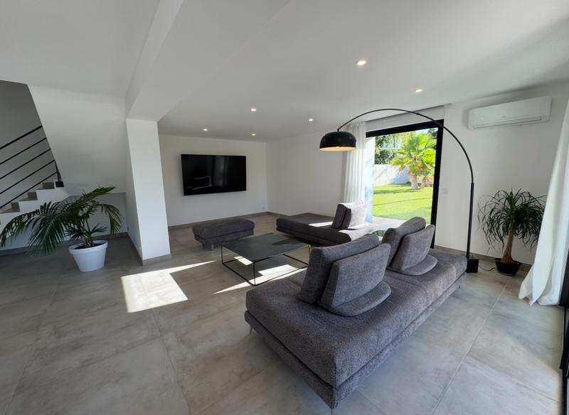 Maison - 200 m² - 4 pièces