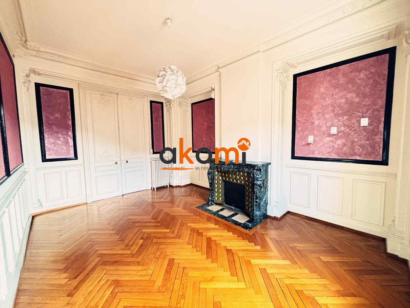 Appartement - 177 m² - 6 pièces