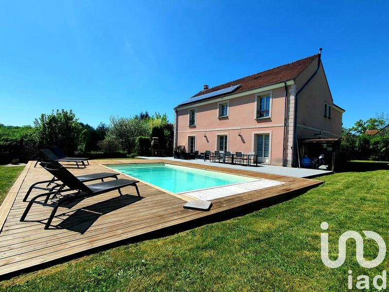 Maison - 218 m² - 8 pièces