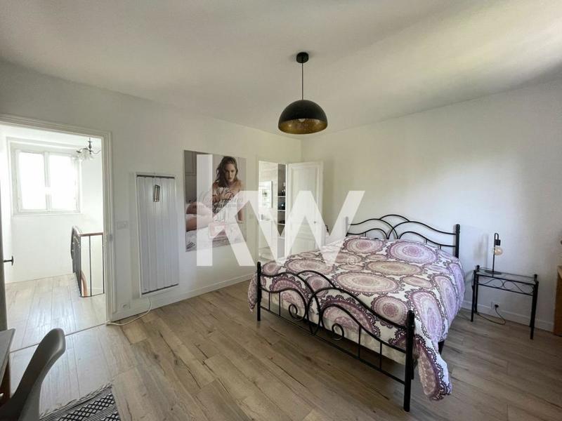 Demeure - 158 m² - 8 pièces