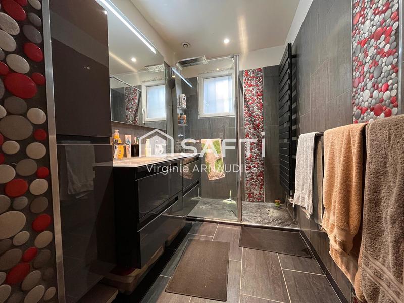 Maison - 143 m² - 8 pièces