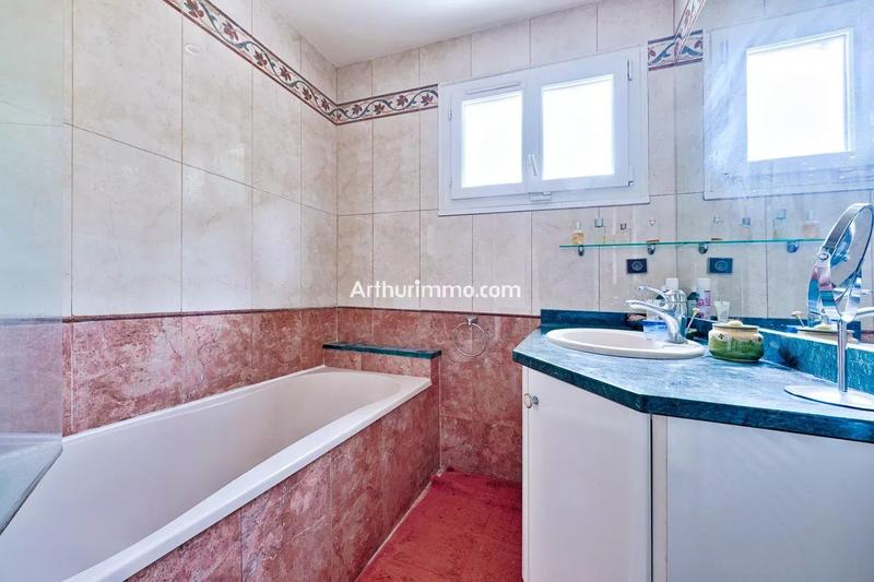 Maison - 167 m² - 7 pièces