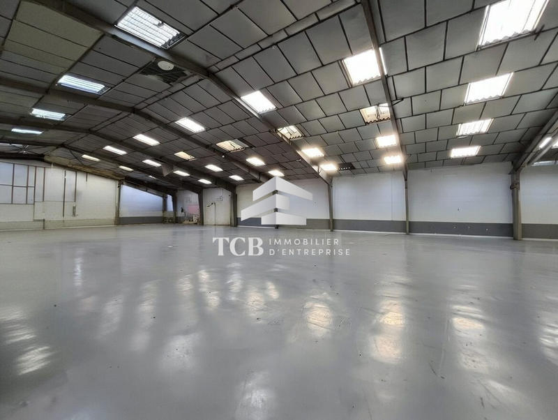 Local d'activités - 1 460 m²
