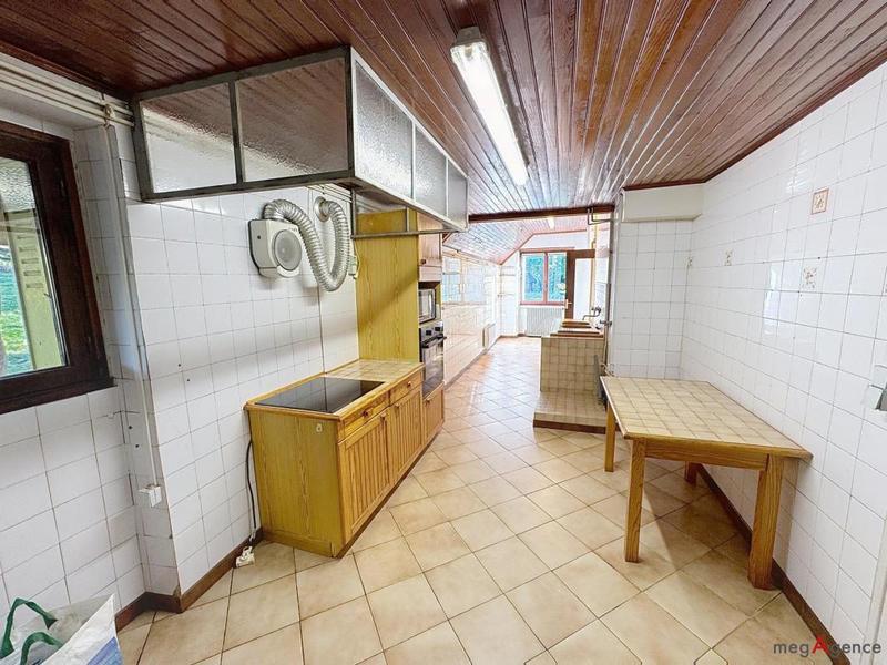 Maison traditionnelle - 195 m² - 7 pièces