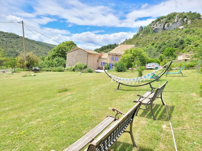 Maison - 222 m² - 8 pièces