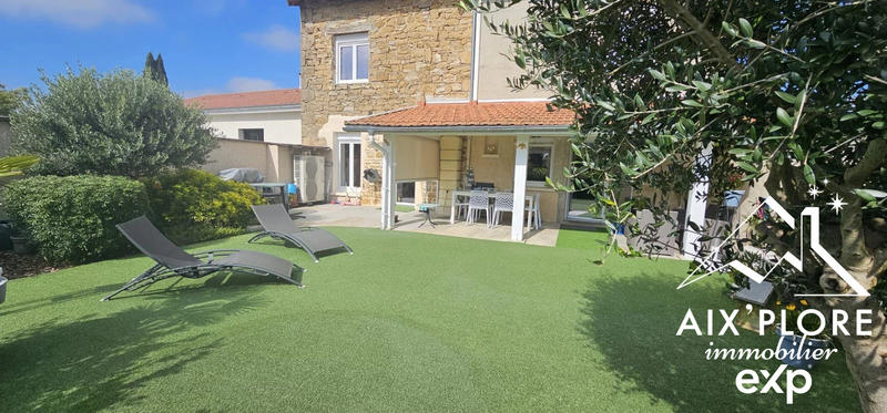 Maison - 220 m² - 5 pièces