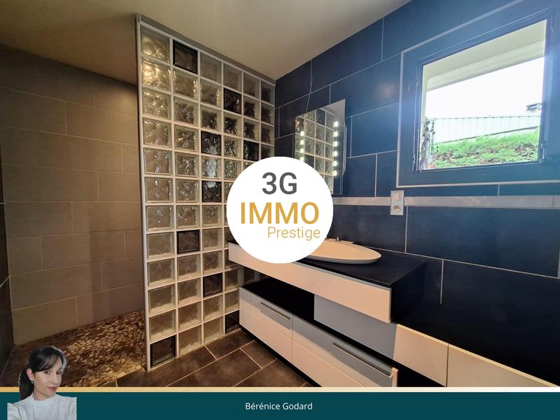 Maison - 202 m² - 5 pièces