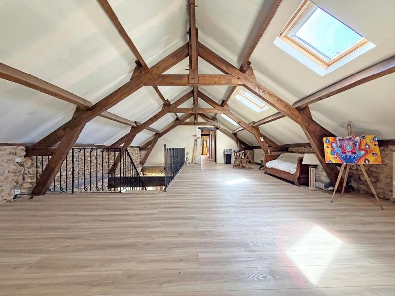 Maison en pierre - 196 m² - 4 pièces