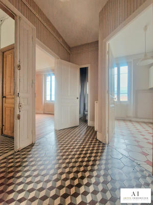 Appartement - 83 m² - 4 pièces