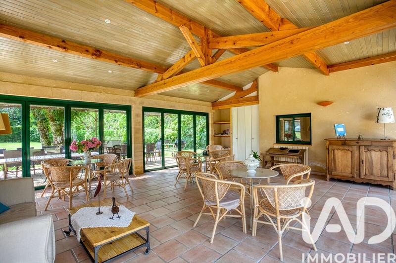 Maison - 345 m² - 10 pièces