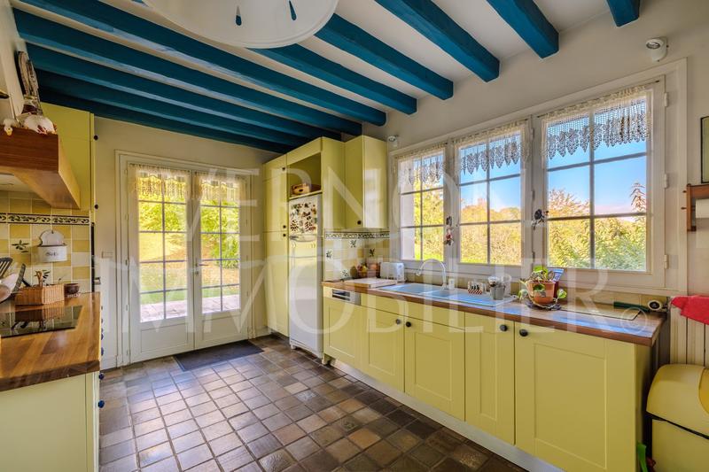 Maison traditionnelle - 270 m² - 8 pièces