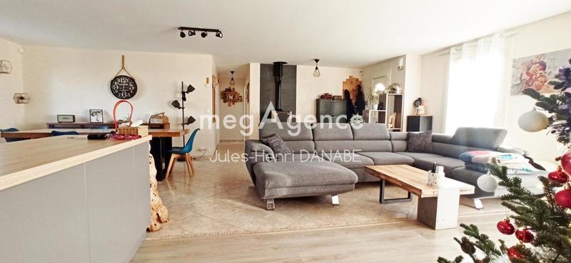 Maison - 102 m² - 4 pièces